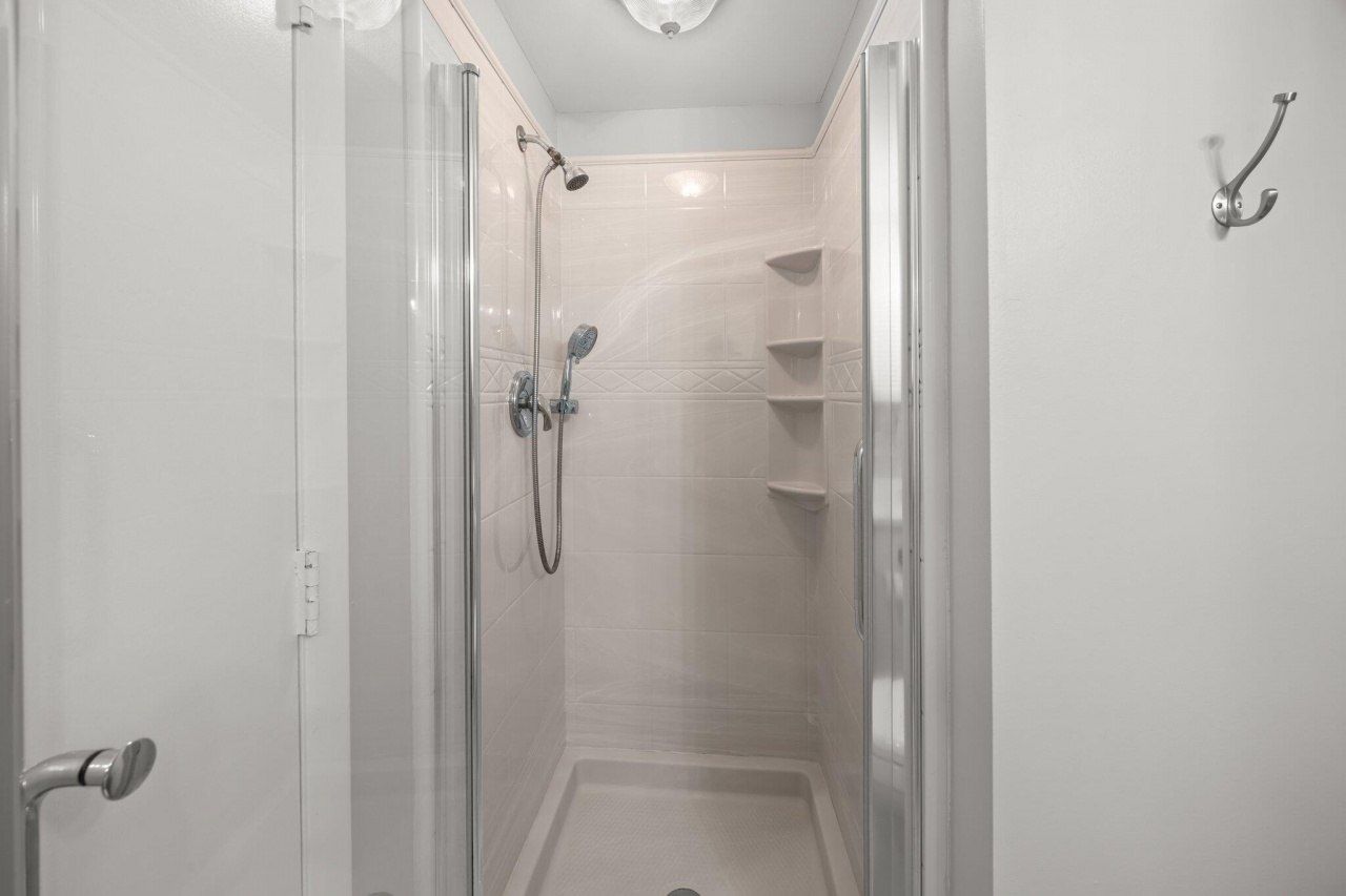 514 Seascape 1/13 Share Photo 21