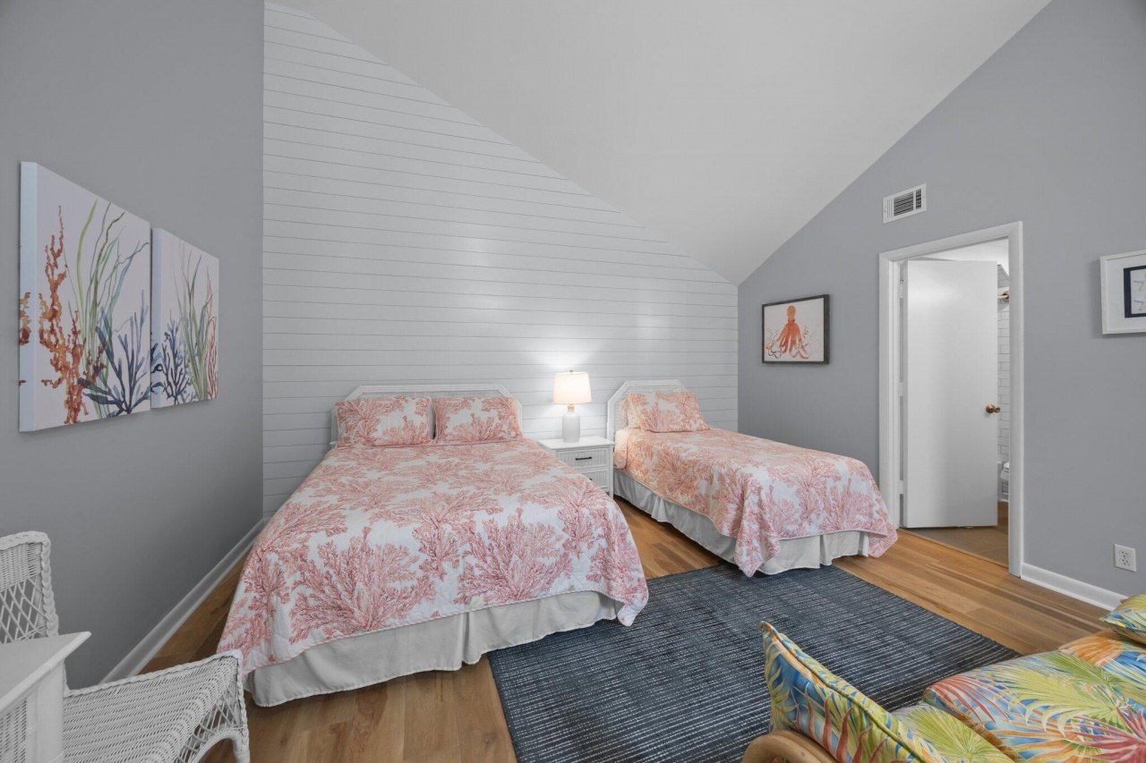 514 Seascape 1/13 Share Photo 22