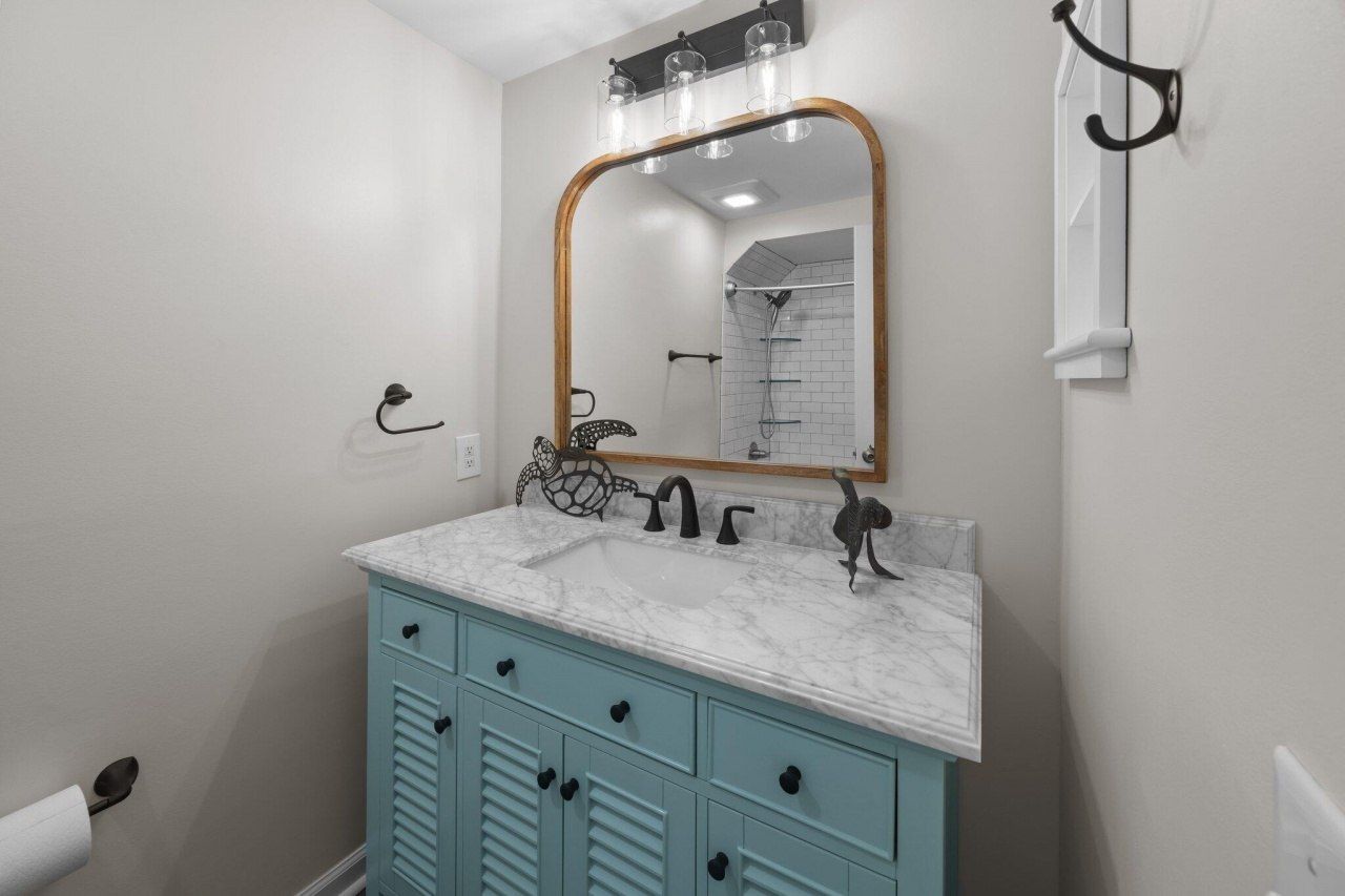 514 Seascape 1/13 Share Photo 23