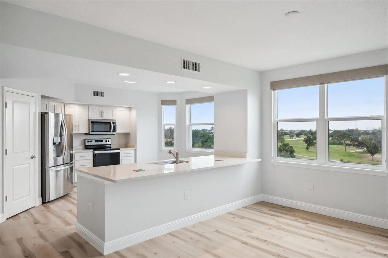 960 Starkey Road, Unit 10301, Largo, FL 33771 Photo