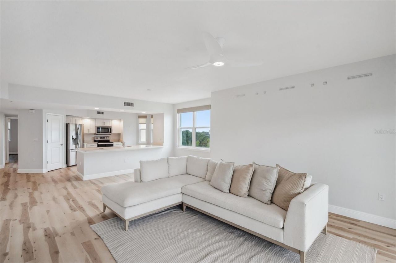 960 Starkey Road, Unit 10301, Largo, FL 33771 Photo