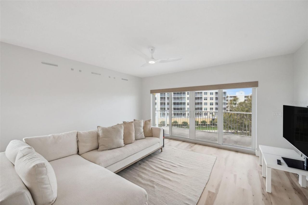 960 Starkey Road, Unit 10301, Largo, FL 33771 Photo