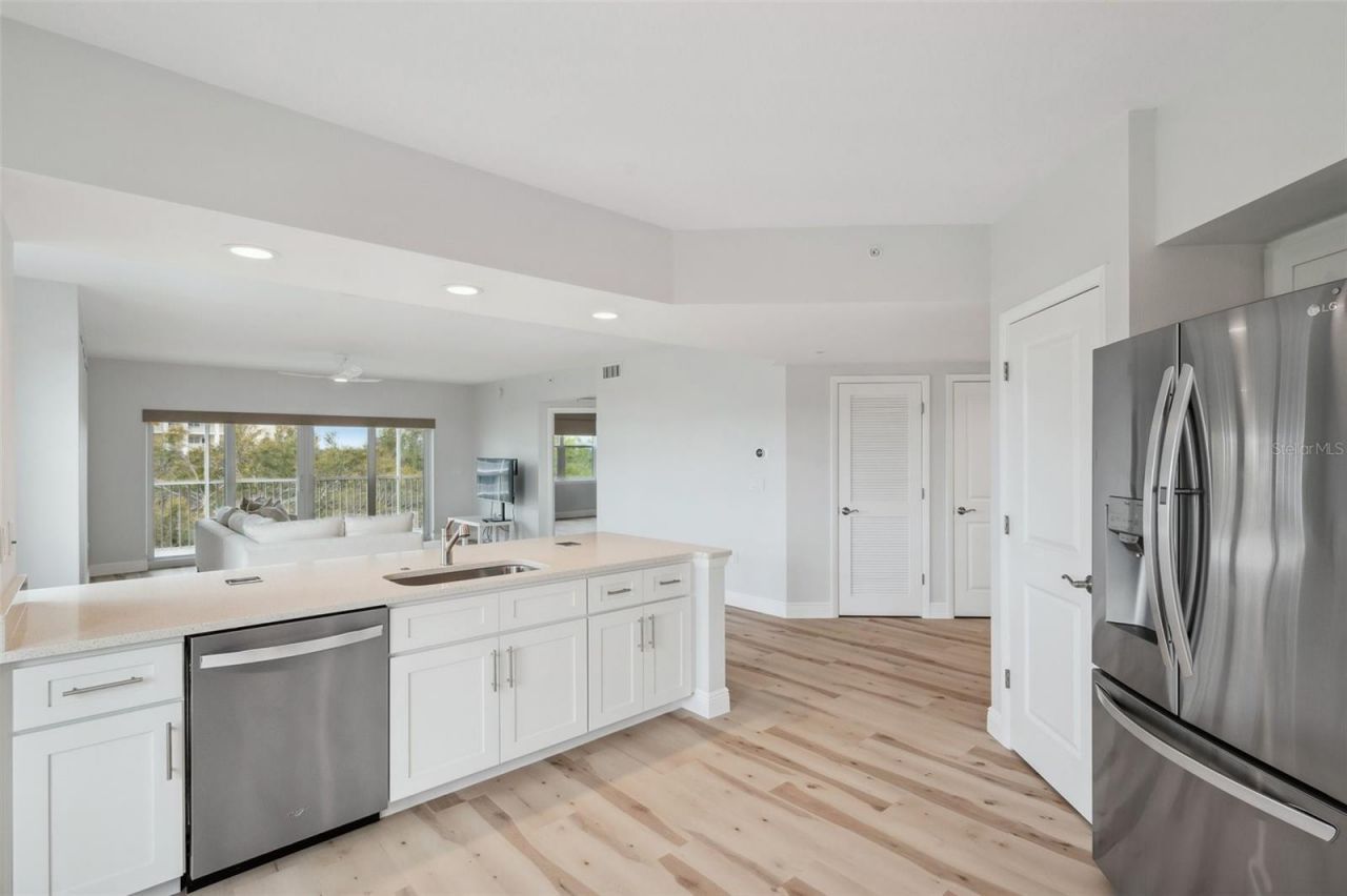 960 Starkey Road, Unit 10301, Largo, FL 33771 Photo