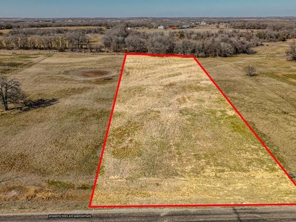 1136 Paradise Parkway, Poolville, TX 76487