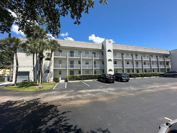 8450 Sunrise Lakes Blvd, Unit 306, Sunrise, FL 33322