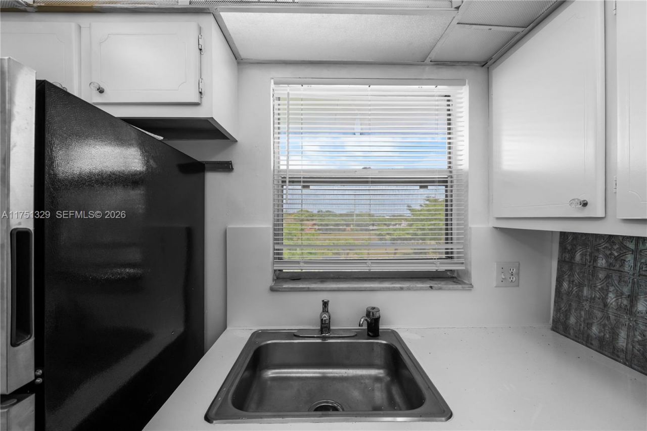 8450 Sunrise Lakes Blvd, Unit 306, Sunrise, FL 33322 Photo