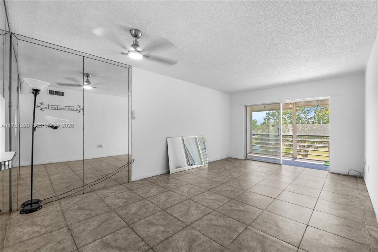 8450 Sunrise Lakes Blvd, Unit 306, Sunrise, FL 33322 Photo