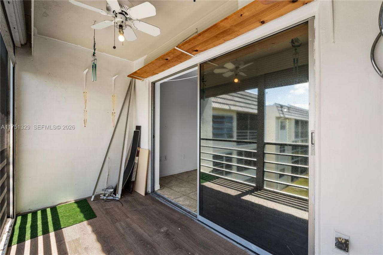 8450 Sunrise Lakes Blvd, Unit 306, Sunrise, FL 33322 Photo