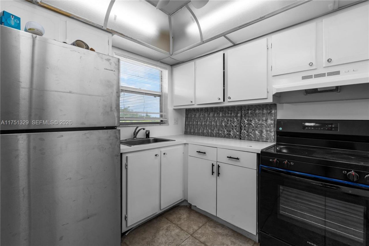 8450 Sunrise Lakes Blvd, Unit 306, Sunrise, FL 33322 Photo