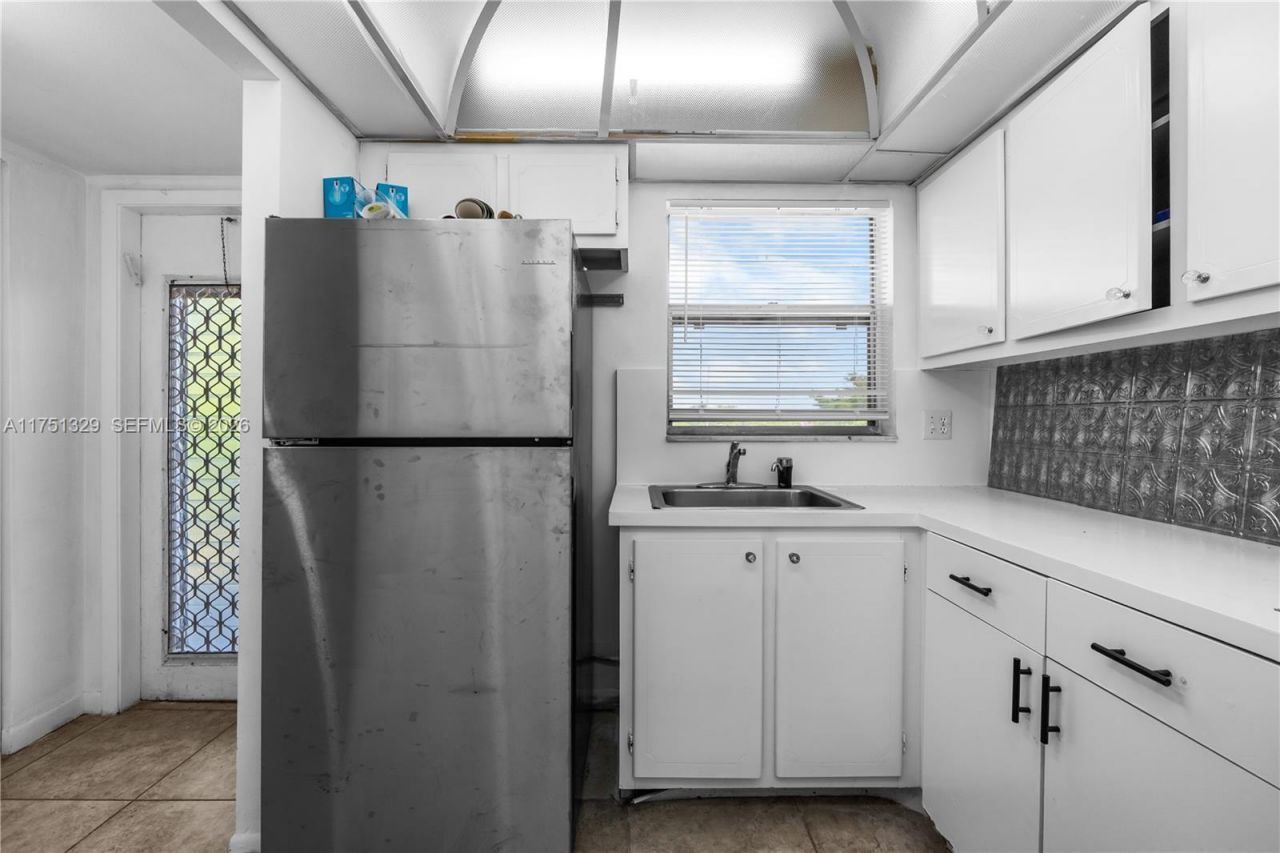 8450 Sunrise Lakes Blvd, Unit 306, Sunrise, FL 33322 Photo