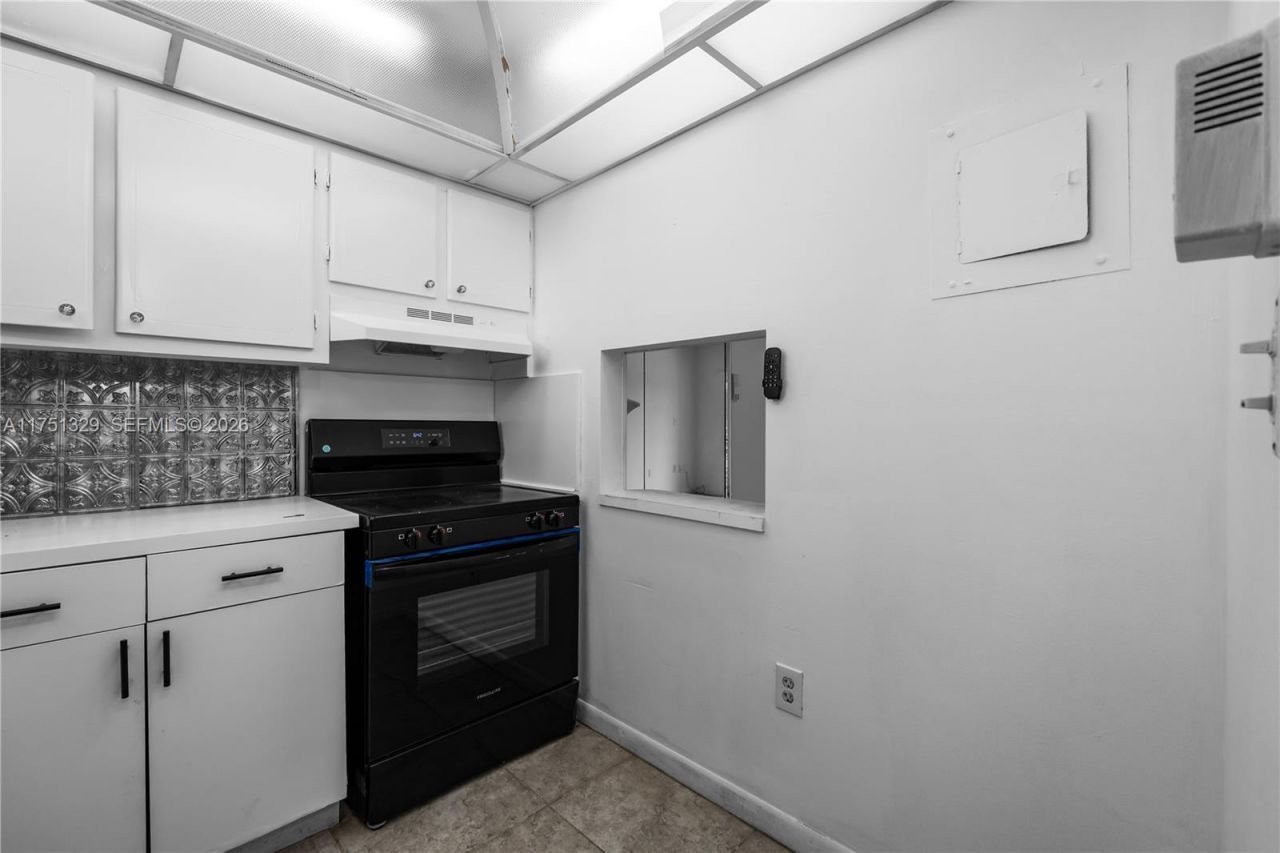 8450 Sunrise Lakes Blvd, Unit 306, Sunrise, FL 33322 Photo