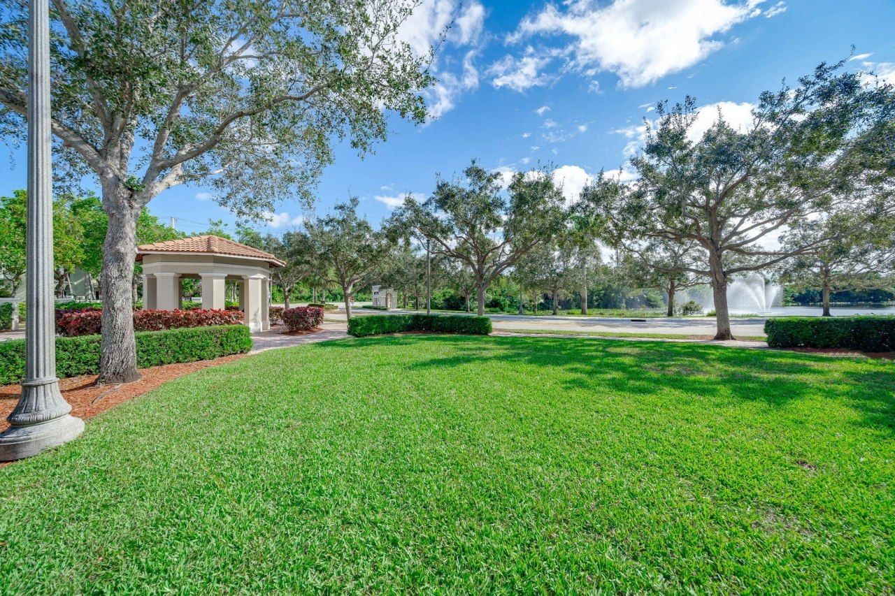 8335 NW 7th Terrace, Boca Raton, FL 33487 Photo