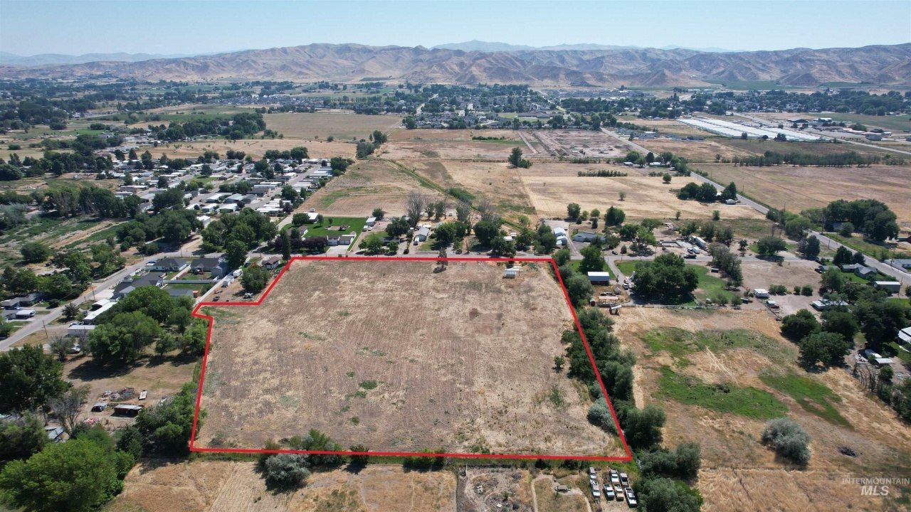 921 S Moffatt, Emmett, ID 83617 Main Photo