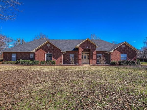 302 Briarwood Lane, Sulphur Springs, TX 75482