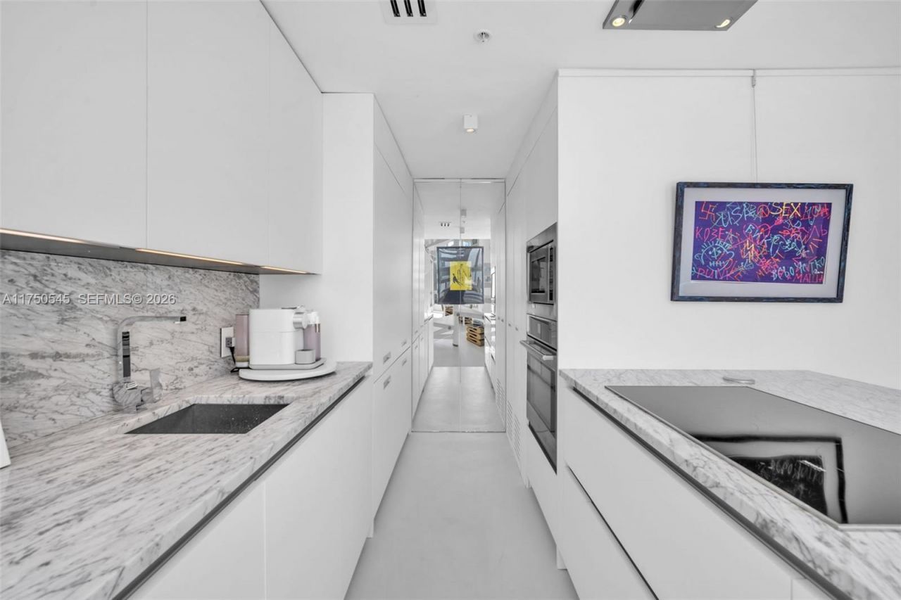 300 S Biscayne Blvd, Unit L-1012, Miami, FL 33131 Photo