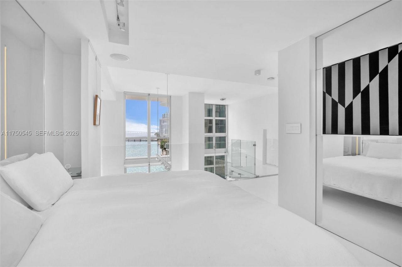 300 S Biscayne Blvd, Unit L-1012, Miami, FL 33131 Photo