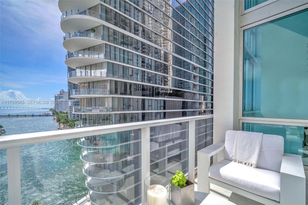 300 S Biscayne Blvd, Unit L-1012, Miami, FL 33131 Photo