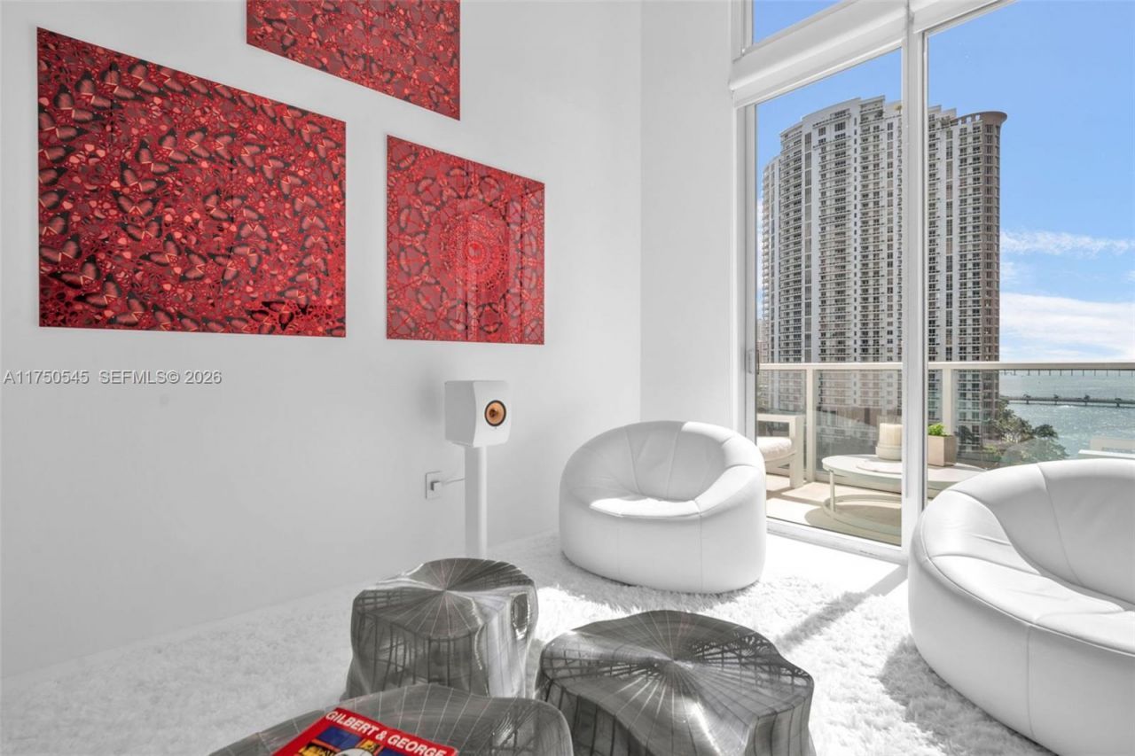 300 S Biscayne Blvd, Unit L-1012, Miami, FL 33131 Photo