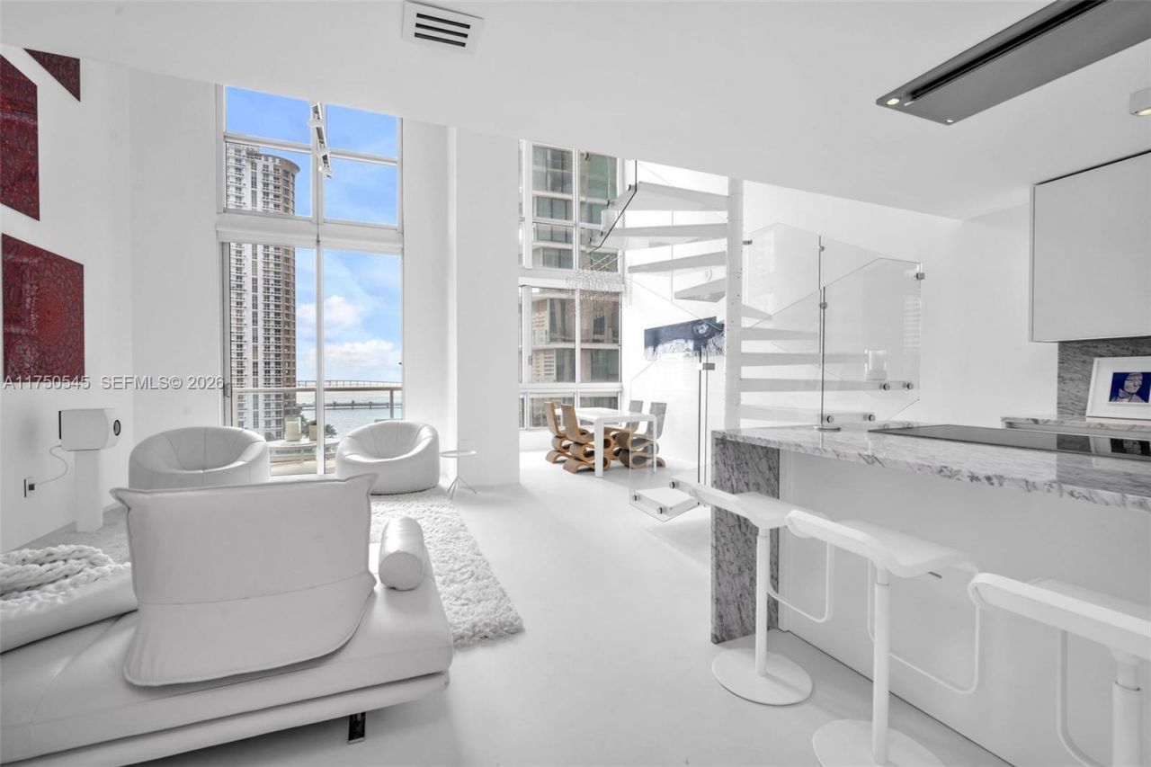 300 S Biscayne Blvd, Unit L-1012, Miami, FL 33131 Photo