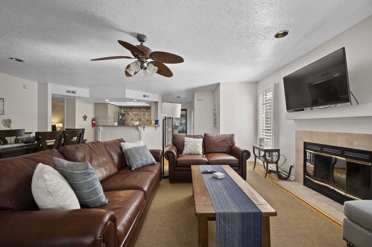 401 Yacht Harbor Court Photo 12