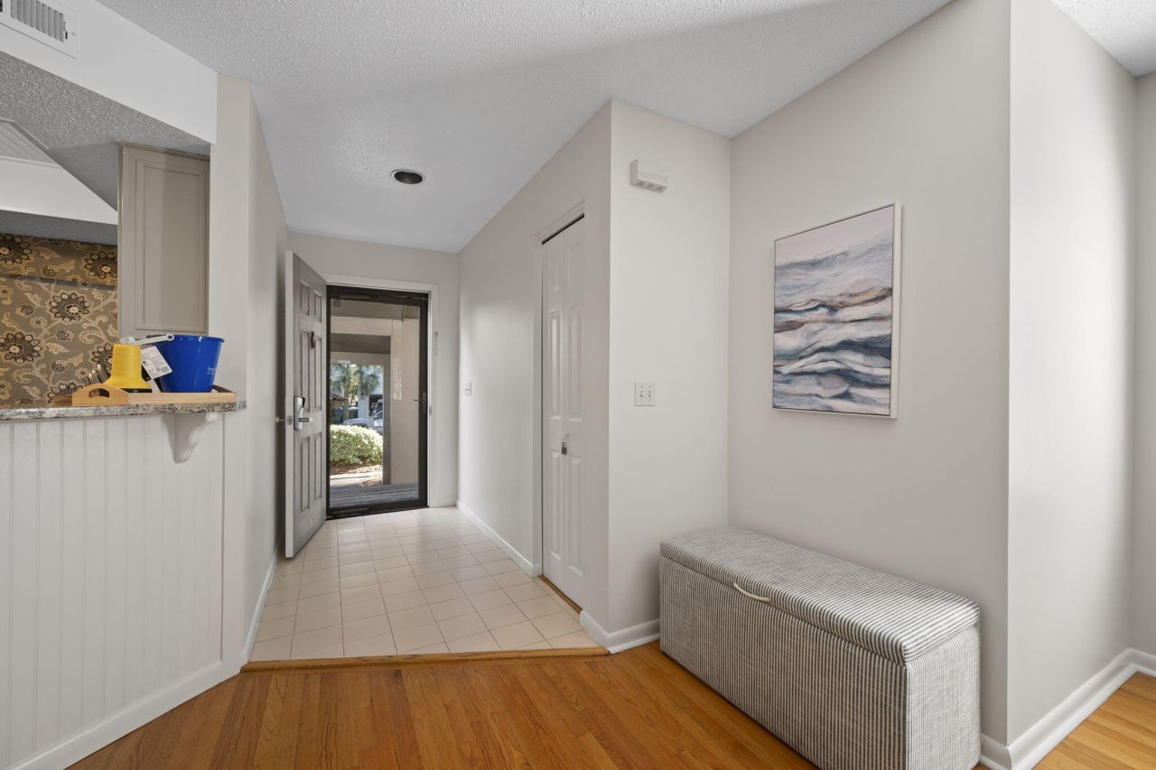 401 Yacht Harbor Court Photo 17