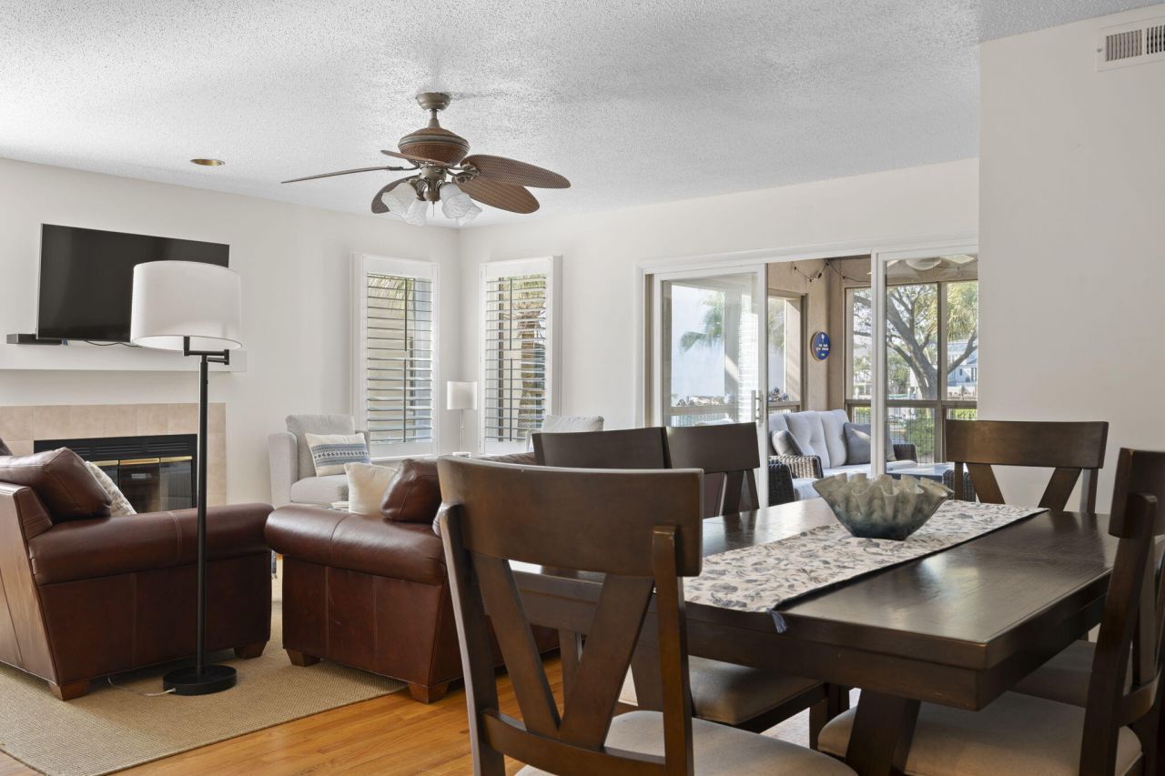 401 Yacht Harbor Court Photo 19