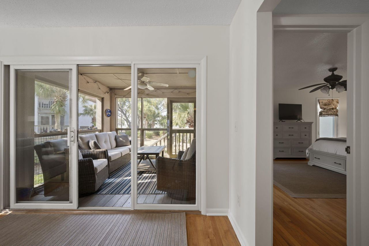 401 Yacht Harbor Court Photo 24