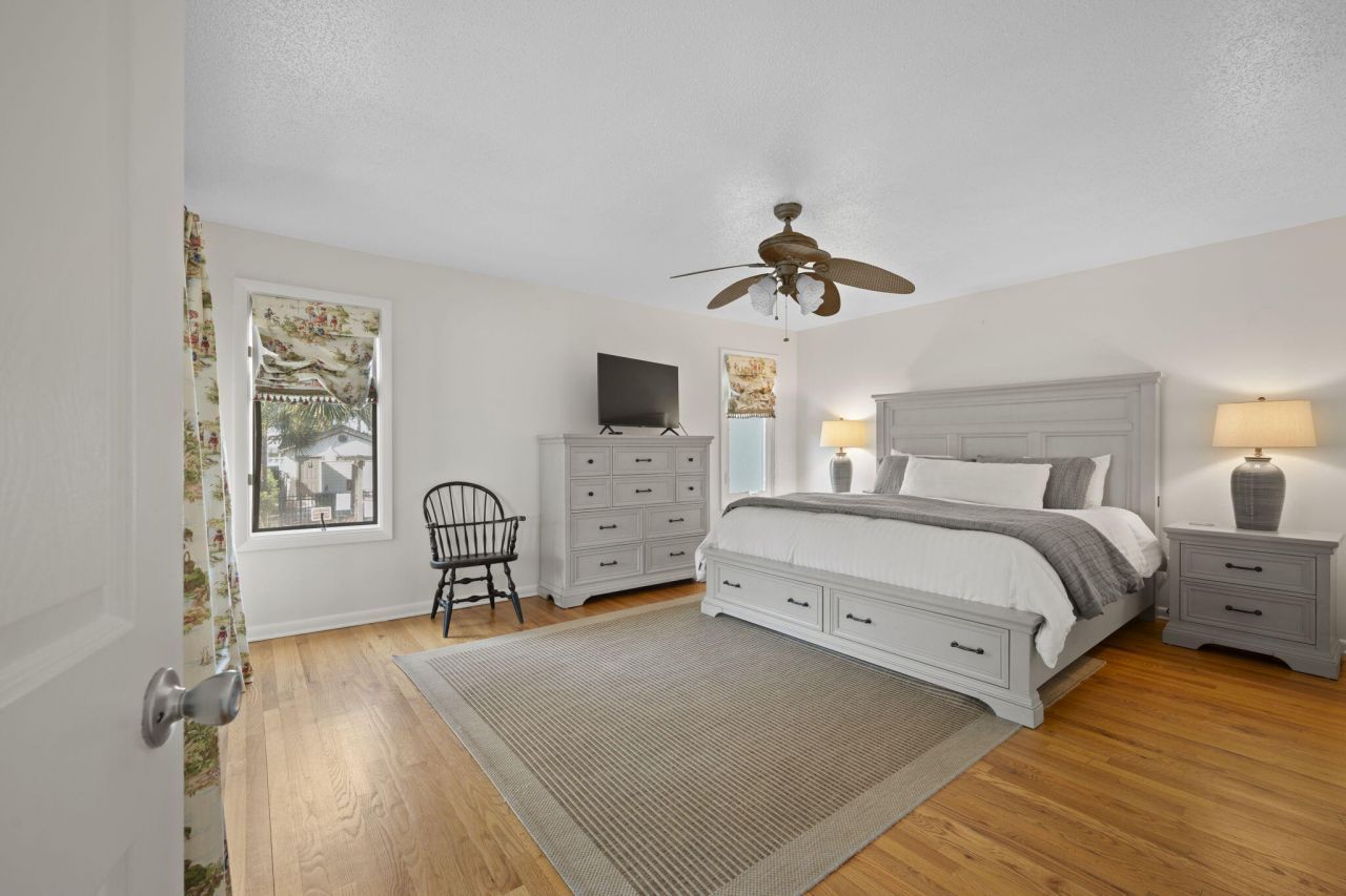 401 Yacht Harbor Court Photo 25