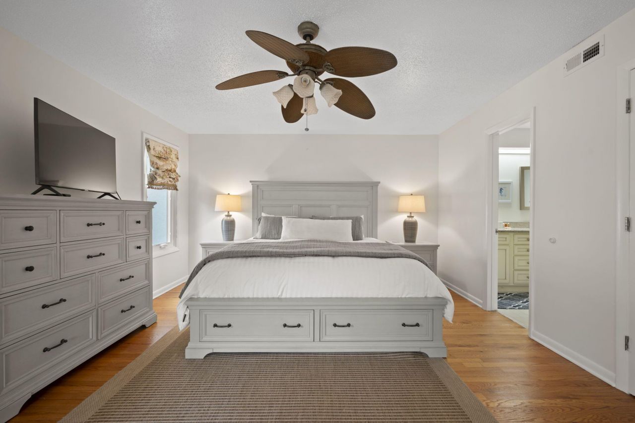 401 Yacht Harbor Court Photo 26