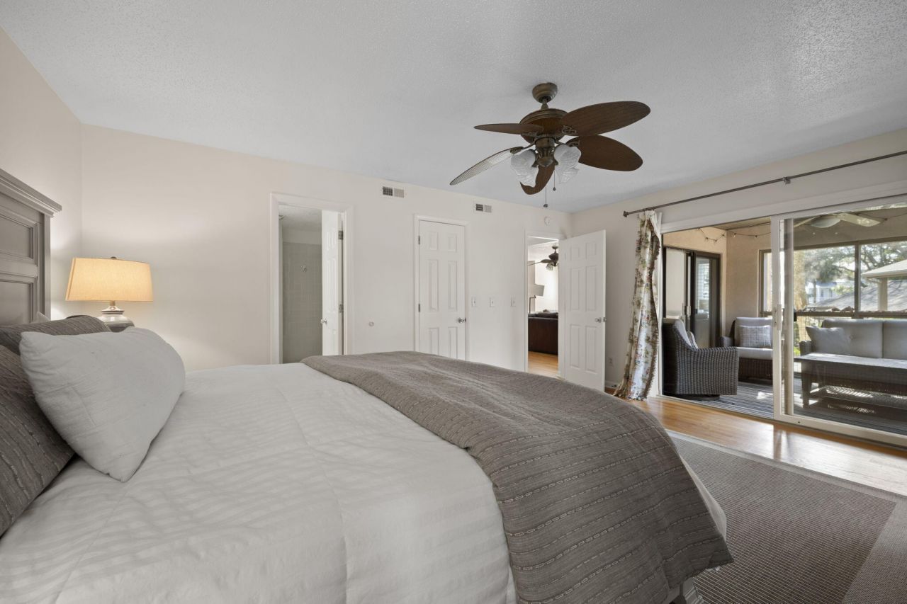 401 Yacht Harbor Court Photo 28