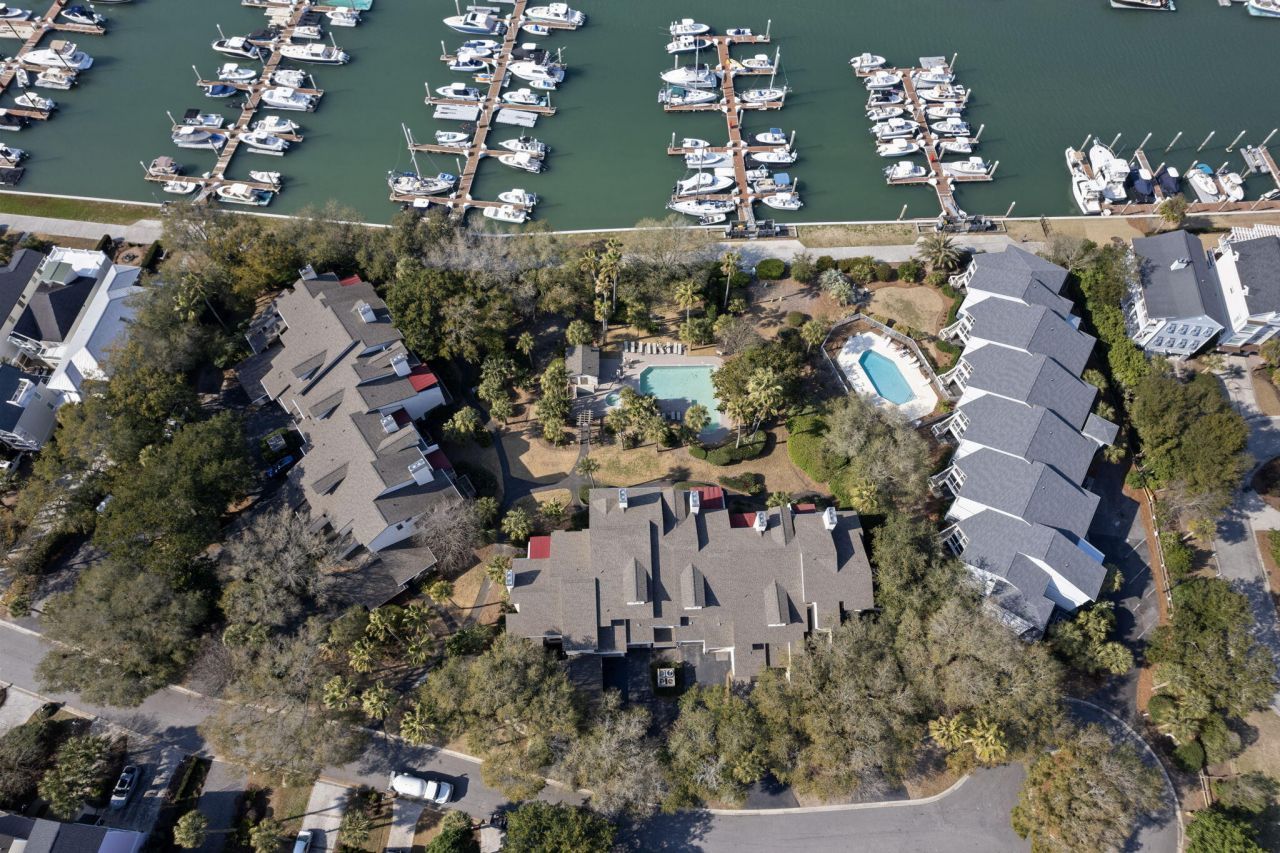 401 Yacht Harbor Court Photo 33