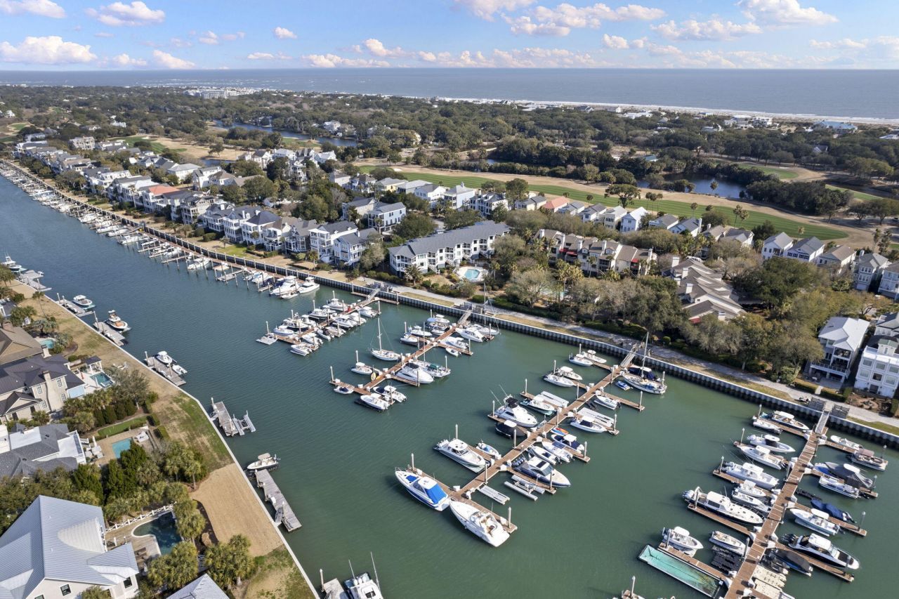 401 Yacht Harbor Court Photo 36