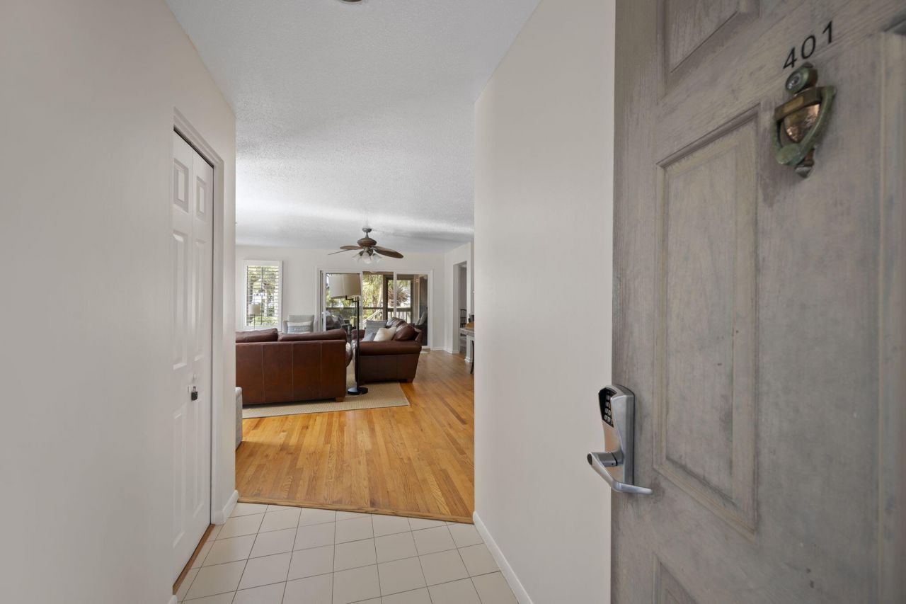 401 Yacht Harbor Court Photo 6