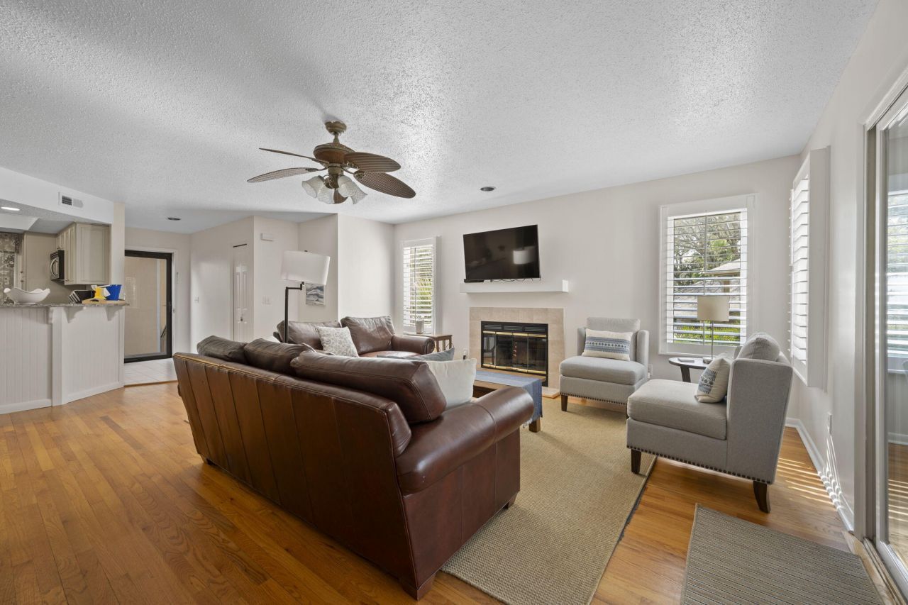 401 Yacht Harbor Court Photo 7