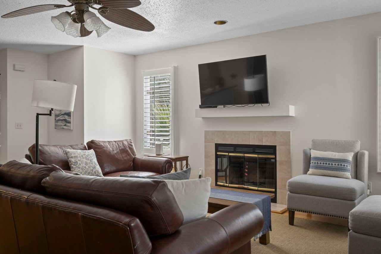 401 Yacht Harbor Court Photo 8