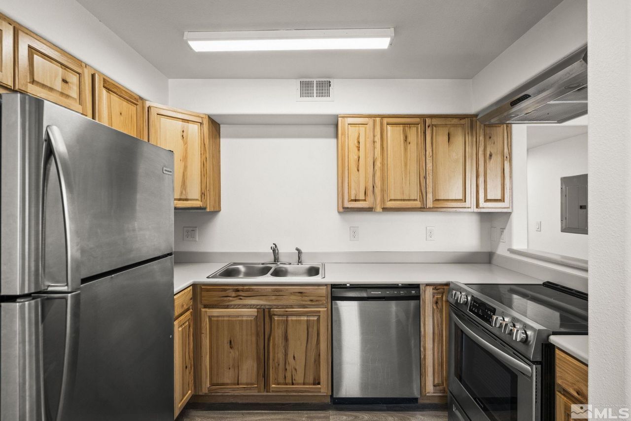 15 Gentry Way, Unit 12 units, Reno, NV 89502 Photo