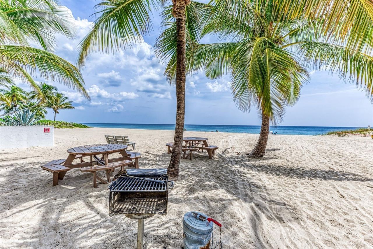 3261 Oleander Way, Lauderdale by the Sea, FL 33062 Photo