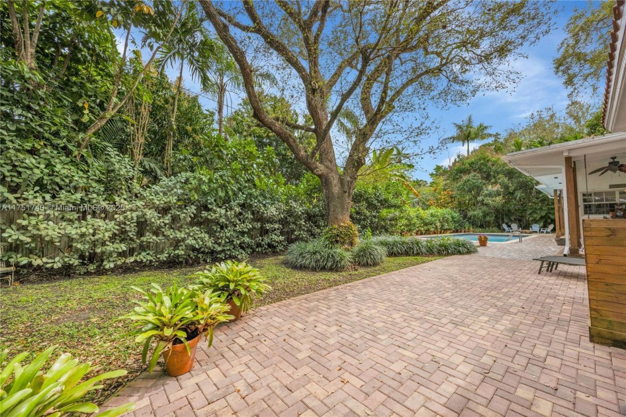 14345 SW 72nd Ct, Palmetto Bay, FL 33158 Photo