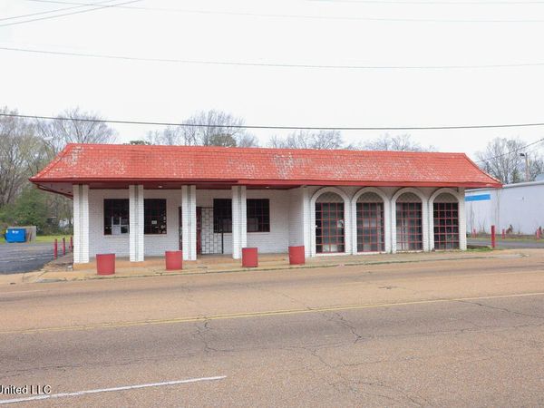 1439 University Boulevard, Jackson, MS 39204