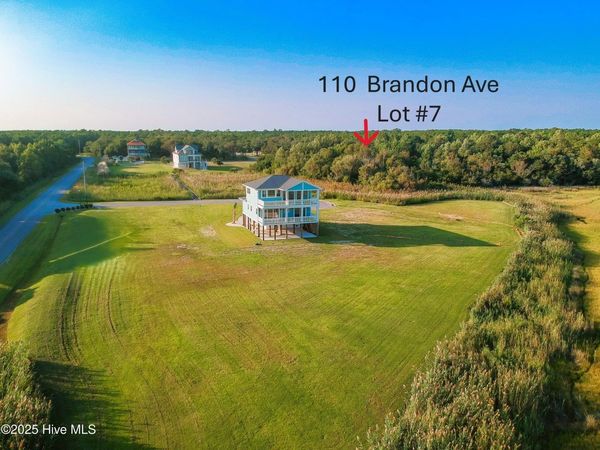 110 Brandon Avenue, Hubert, NC 28539
