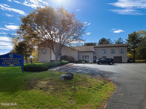 1670 Columbia Turnpike, Castleton, NY 12033