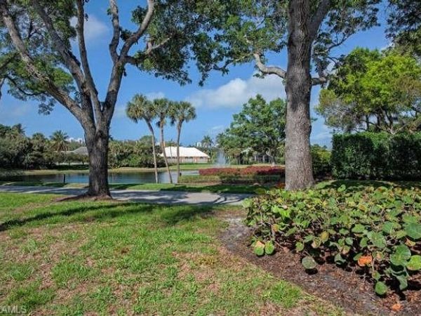 853 Tanbark DR, Unit 103, NAPLES, FL 34108