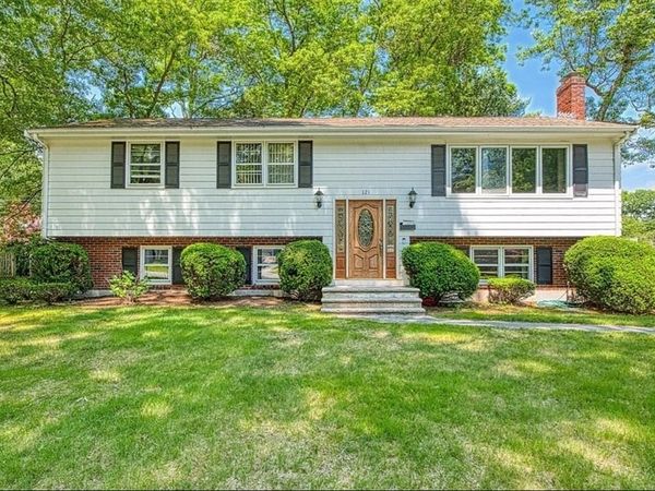121 Bassick Cir, Stoughton, MA 02072