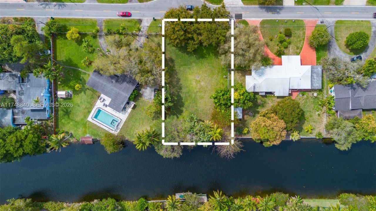 11701 W Biscayne Canal Rd, Miami, FL 33161 Photo