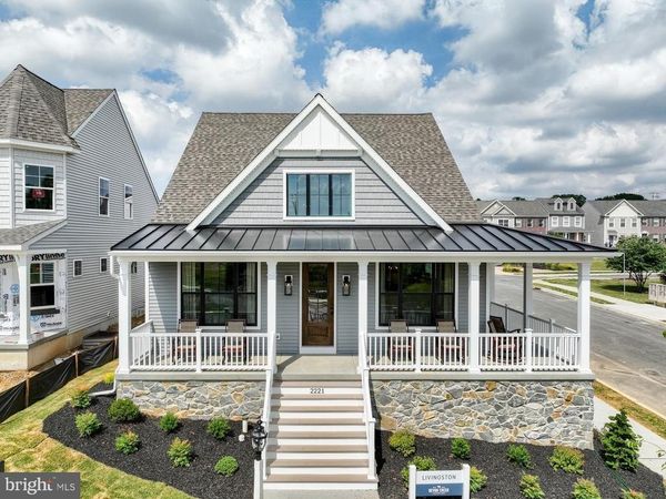 2221 BRENTFORD STREET, LANCASTER, PA 17601