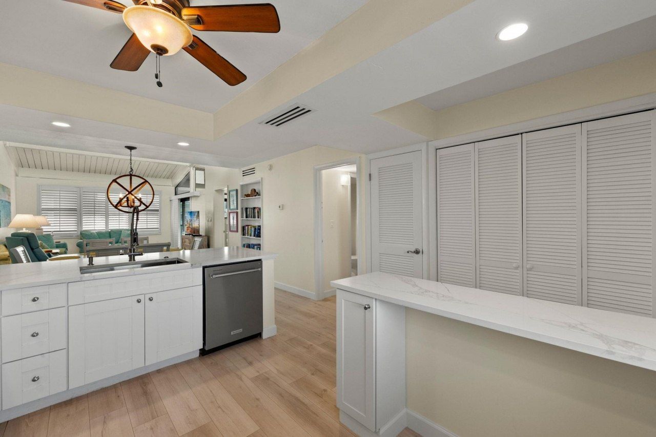 979 E Gulf Dr, Unit C303, Sanibel, FL 33957 Photo