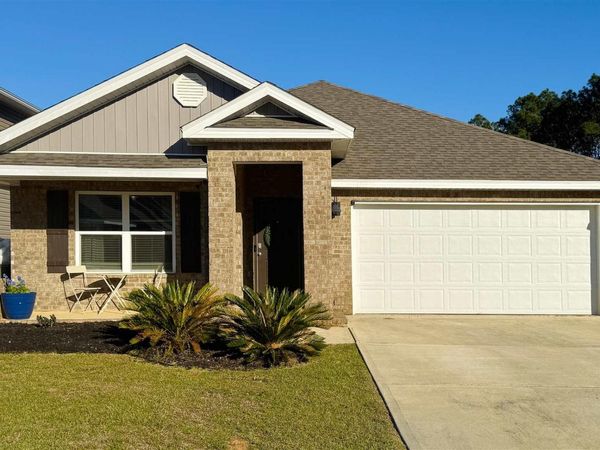 10545 Queens Gate Cir, Pensacola, FL 32506