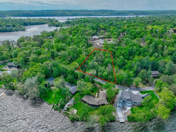 1205 Riverside Drive N, Hudson, WI 54016