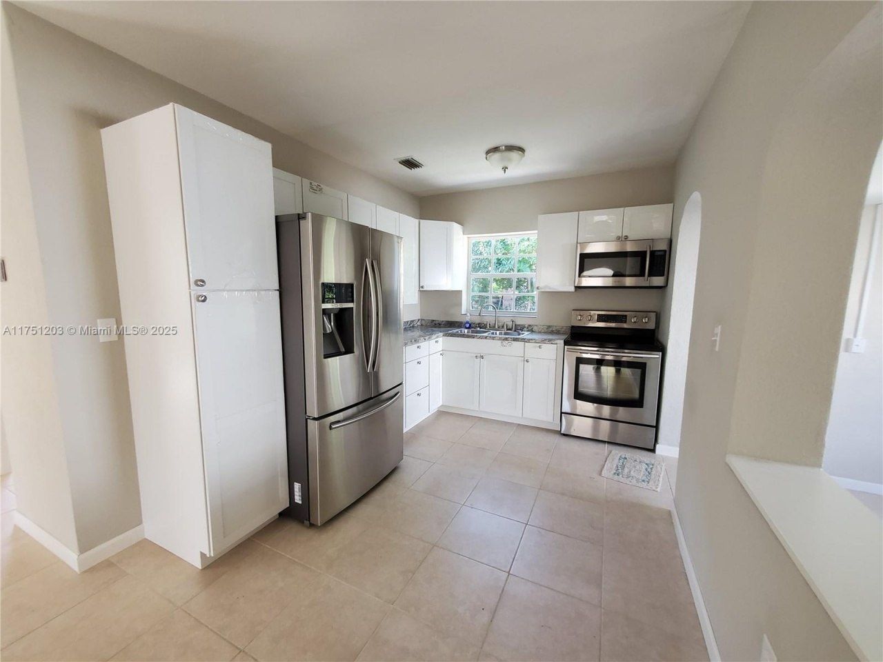 70 NW 33rd St, Miami, FL 33127 Photo
