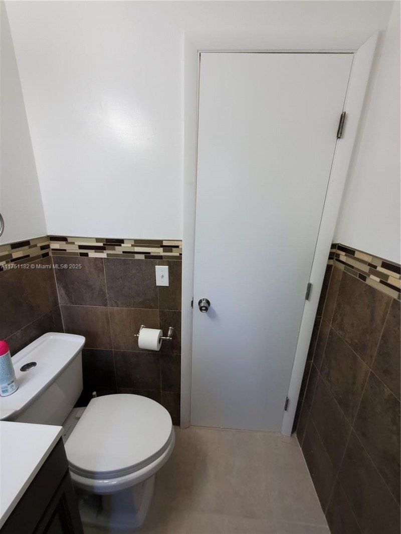 70 NW 33rd St, Miami, FL 33127 Photo